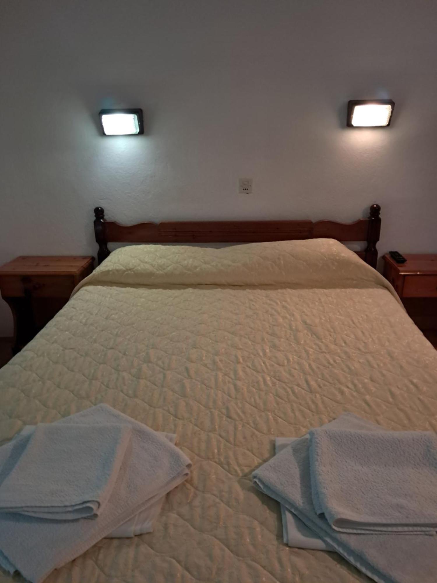 Camelia Studios Skiathos-stad Buitenkant foto