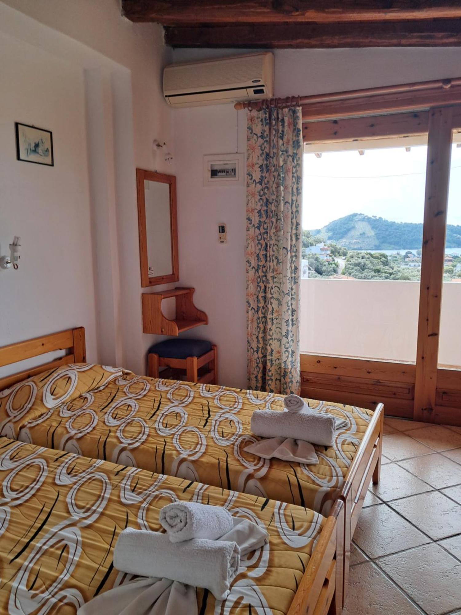 Camelia Studios Skiathos-stad Buitenkant foto