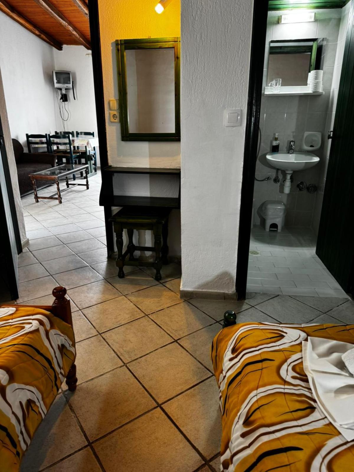 Camelia Studios Skiathos-stad Buitenkant foto