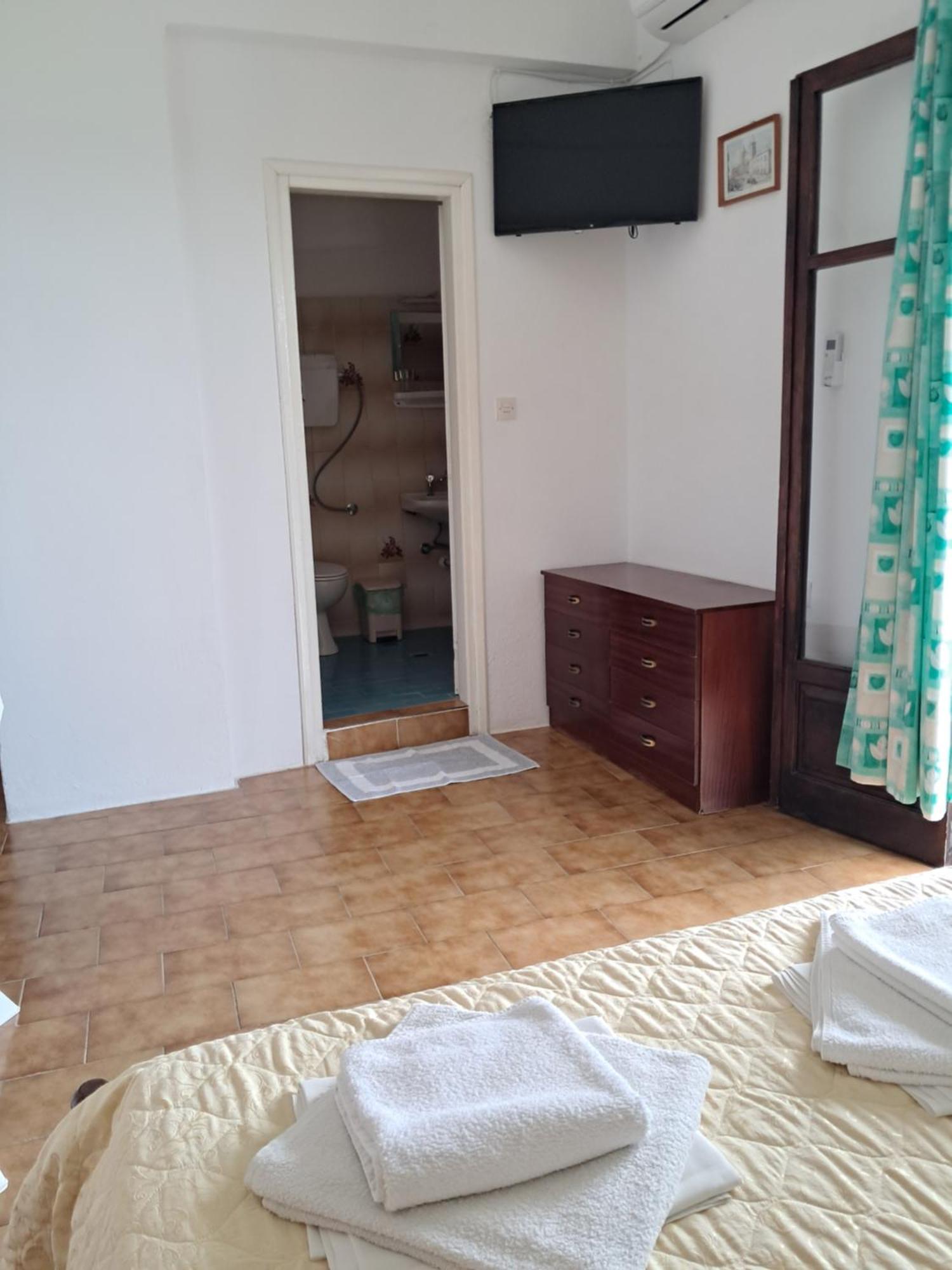 Camelia Studios Skiathos-stad Buitenkant foto
