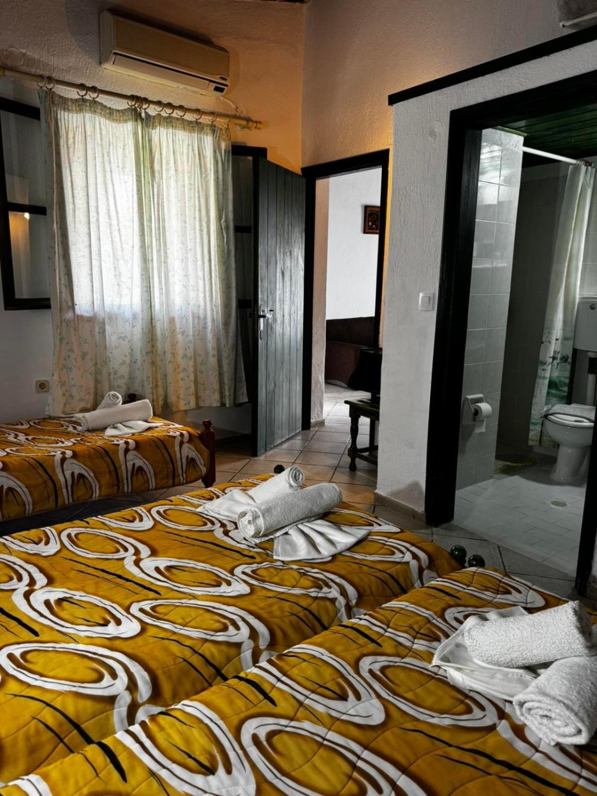 Camelia Studios Skiathos-stad Buitenkant foto