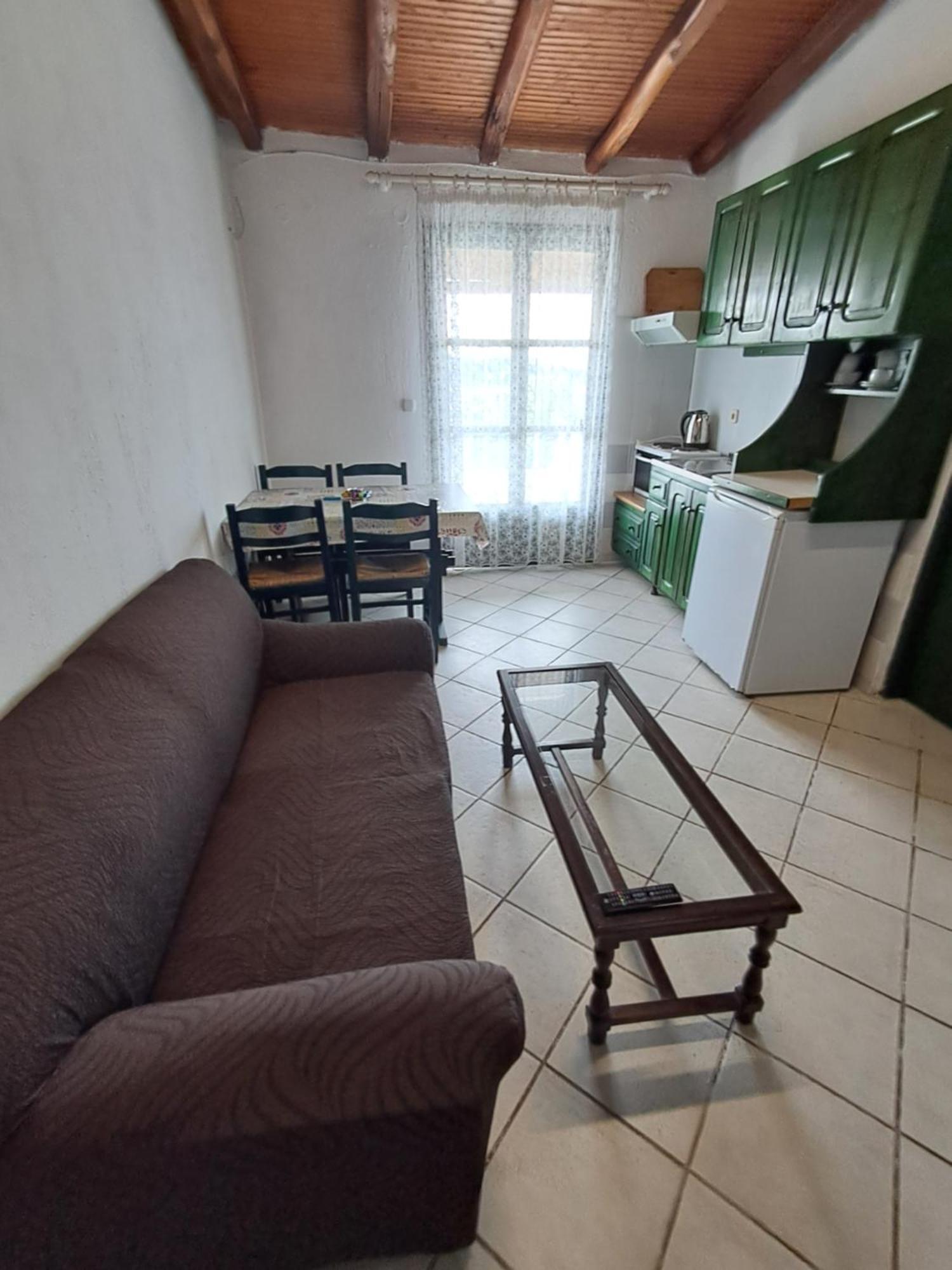 Camelia Studios Skiathos-stad Buitenkant foto